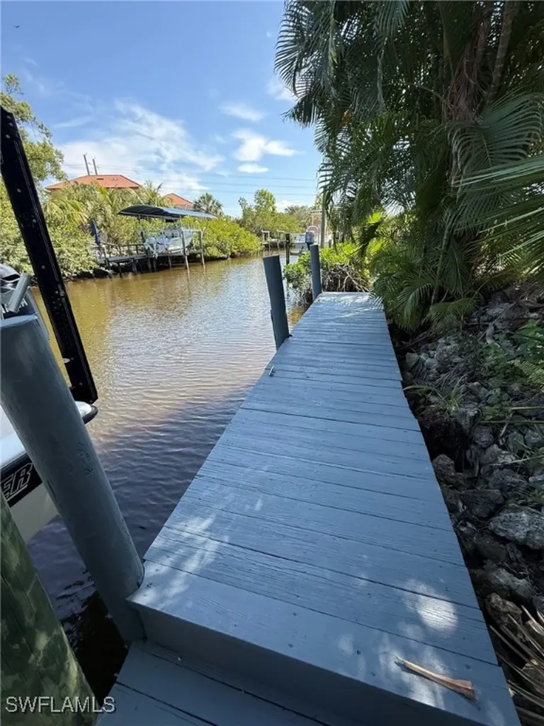5546 Park Road Fort Myers FL 33908