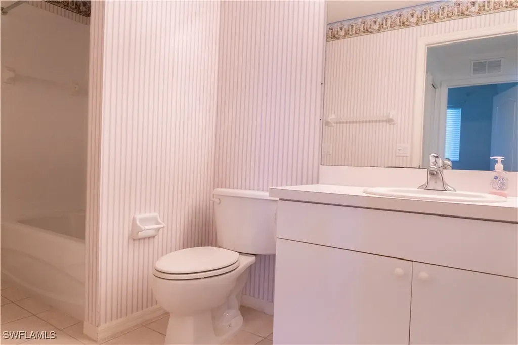 16585 Lake Circle Drive Fort Myers FL 33908