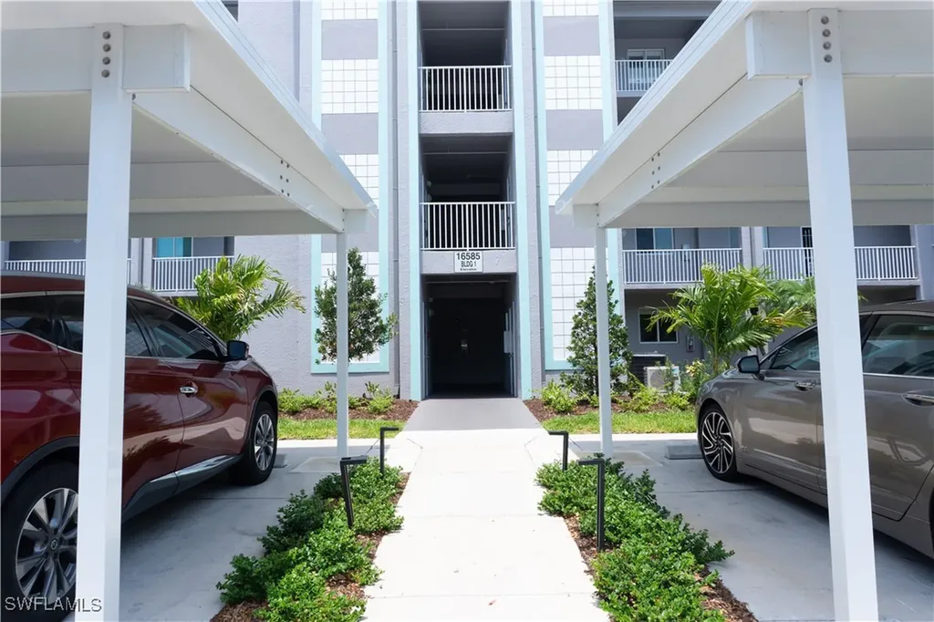 16585 Lake Circle Drive Fort Myers FL 33908