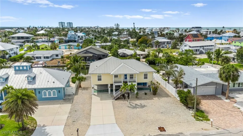 320 Madison Court Fort Myers Beach FL 33931