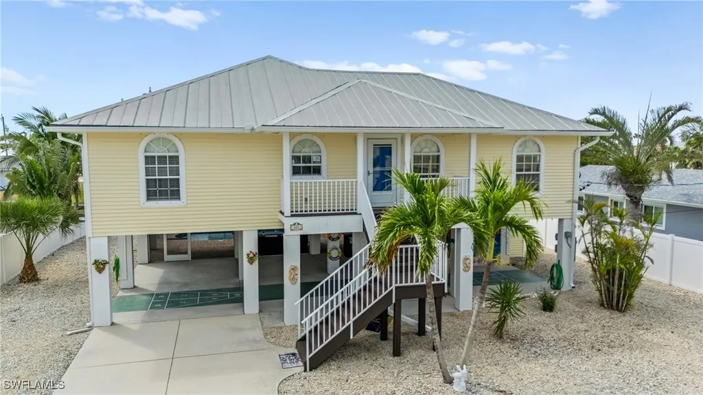 320 Madison Court Fort Myers Beach FL 33931