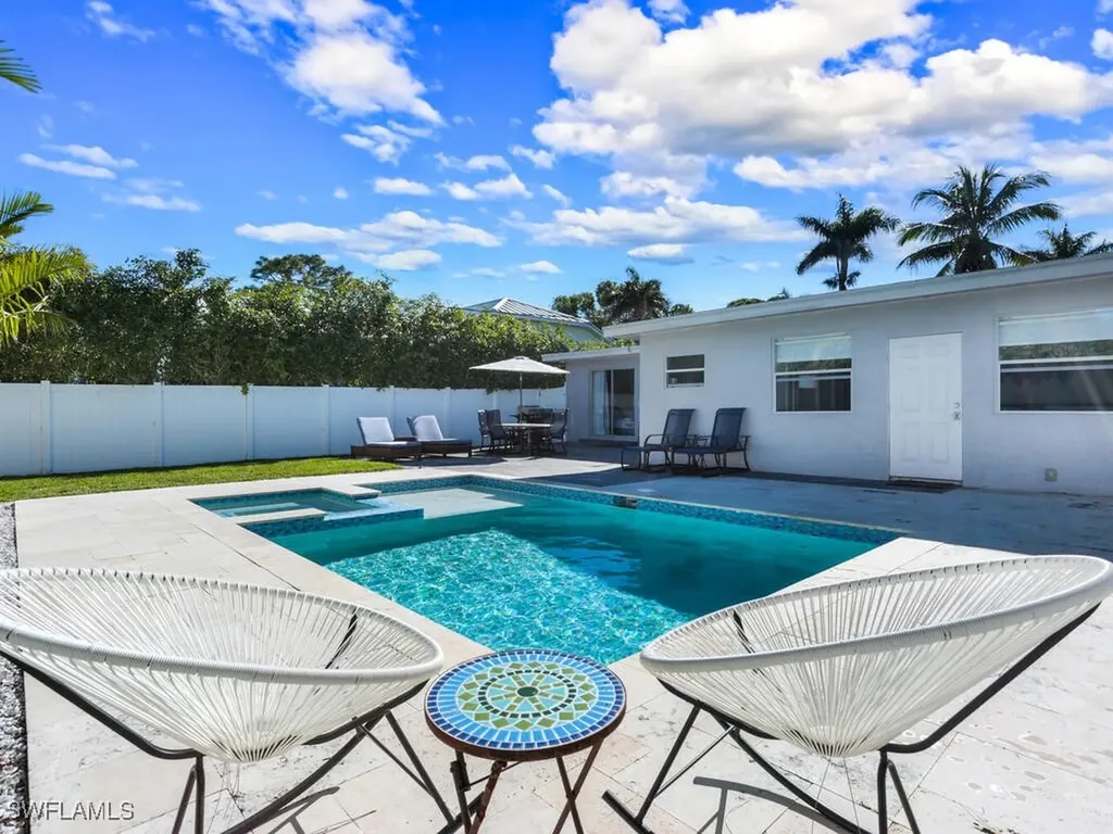 1279 10th Avenue N Naples FL 34102