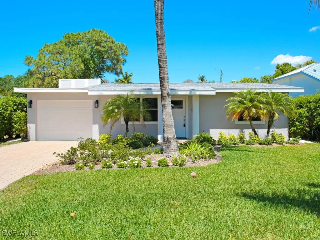 1279 10th Avenue N Naples FL 34102