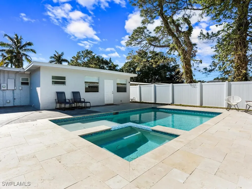 1279 10th Avenue N Naples FL 34102