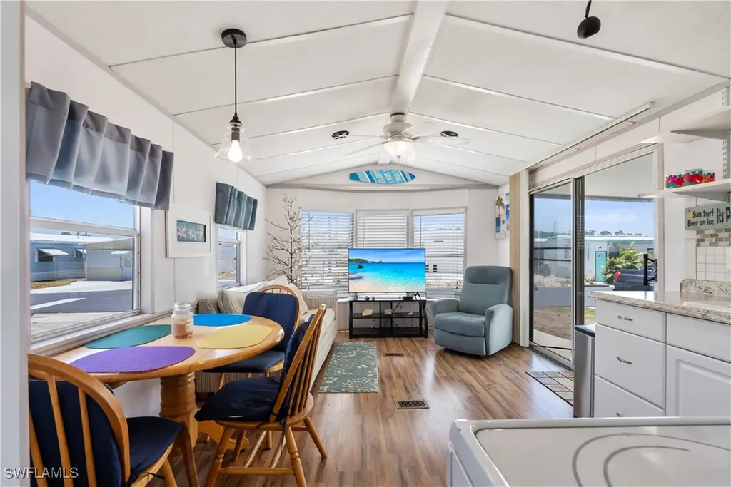 242 Caravan Circle North Fort Myers FL 33903