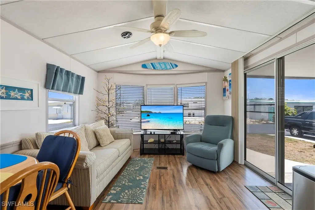 242 Caravan Circle North Fort Myers FL 33903