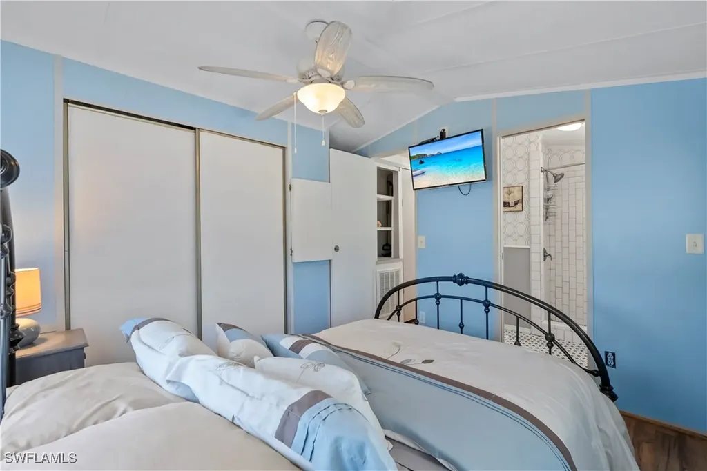 242 Caravan Circle North Fort Myers FL 33903