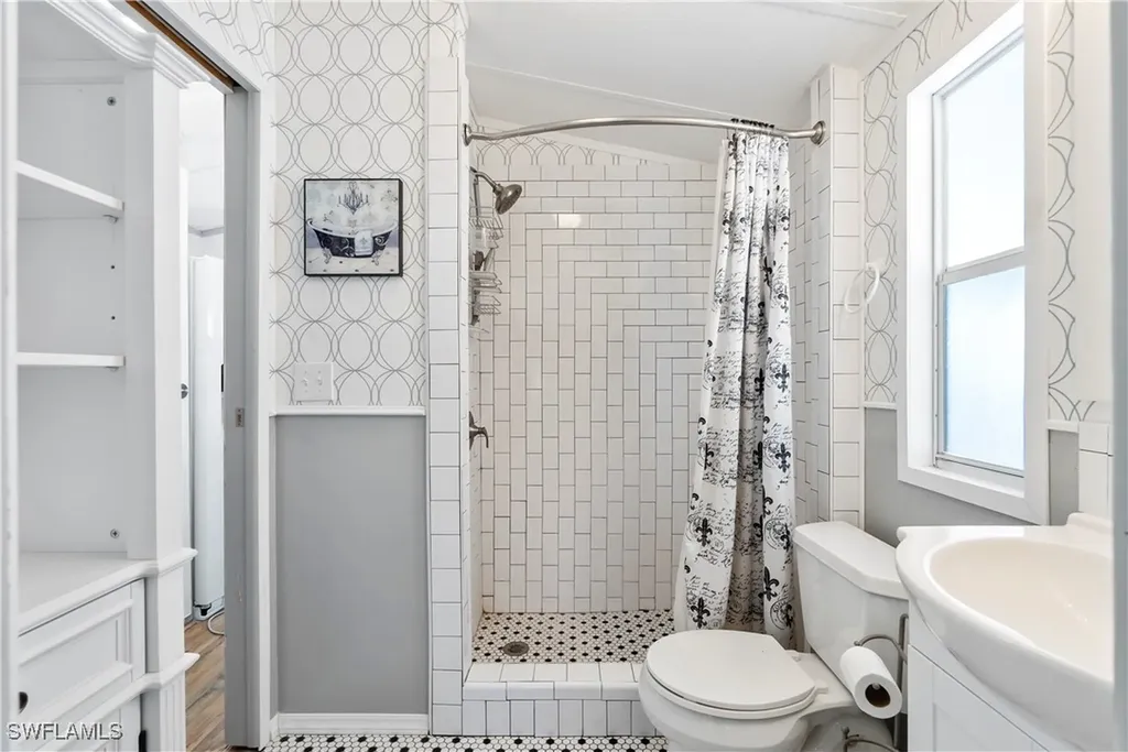 242 Caravan Circle North Fort Myers FL 33903