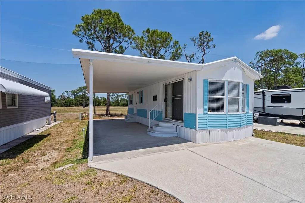 242 Caravan Circle North Fort Myers FL 33903