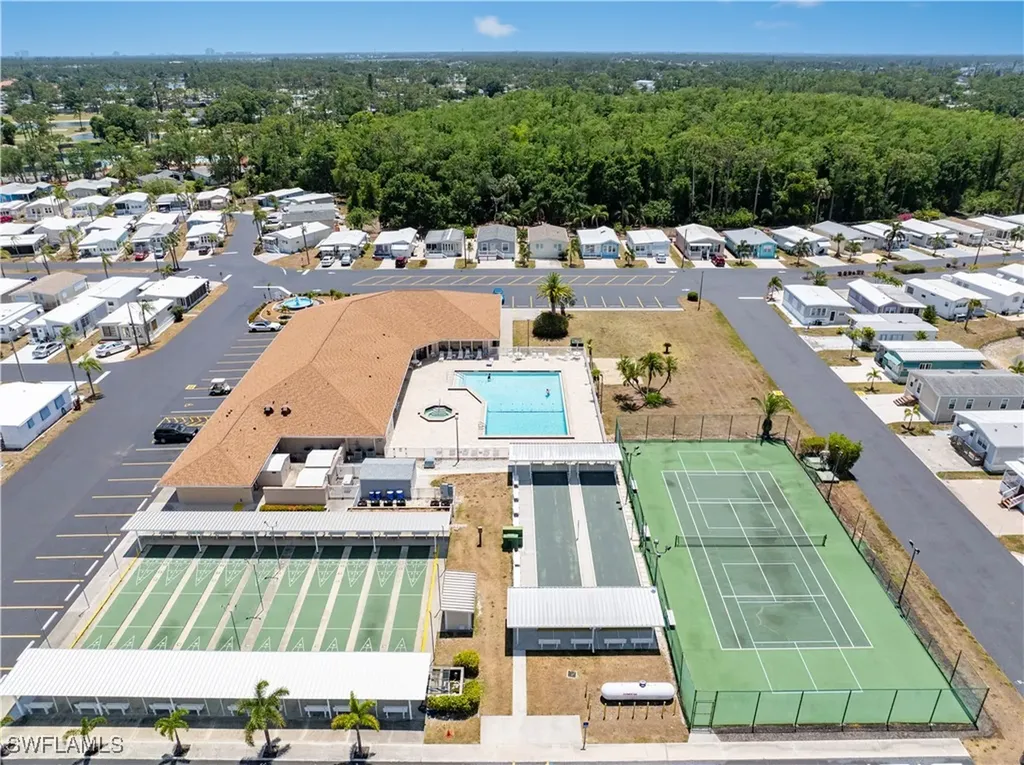 242 Caravan Circle North Fort Myers FL 33903