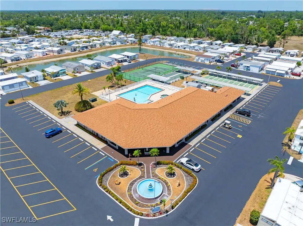 242 Caravan Circle North Fort Myers FL 33903