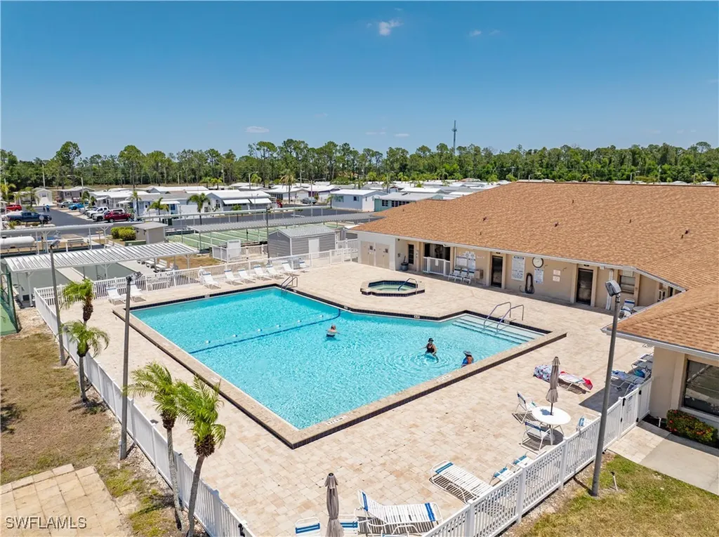 242 Caravan Circle North Fort Myers FL 33903