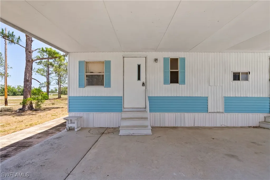 242 Caravan Circle North Fort Myers FL 33903