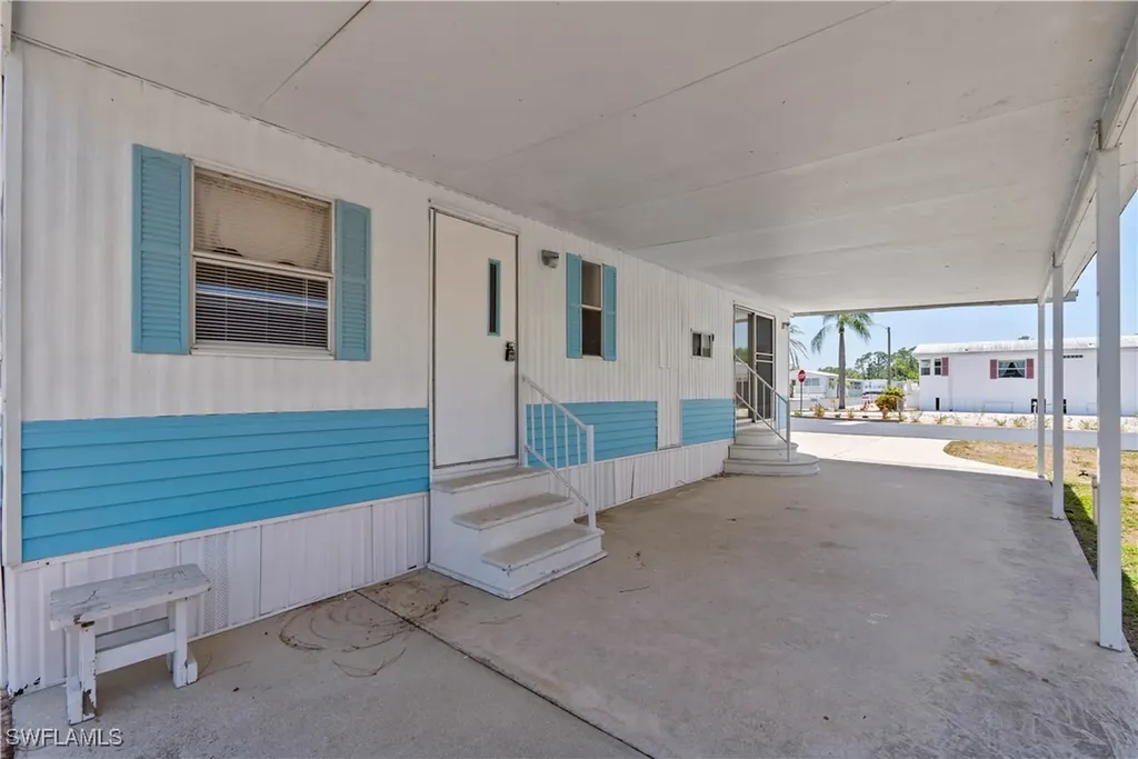 242 Caravan Circle North Fort Myers FL 33903