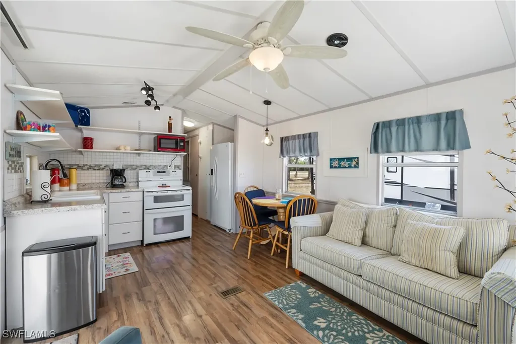 242 Caravan Circle North Fort Myers FL 33903