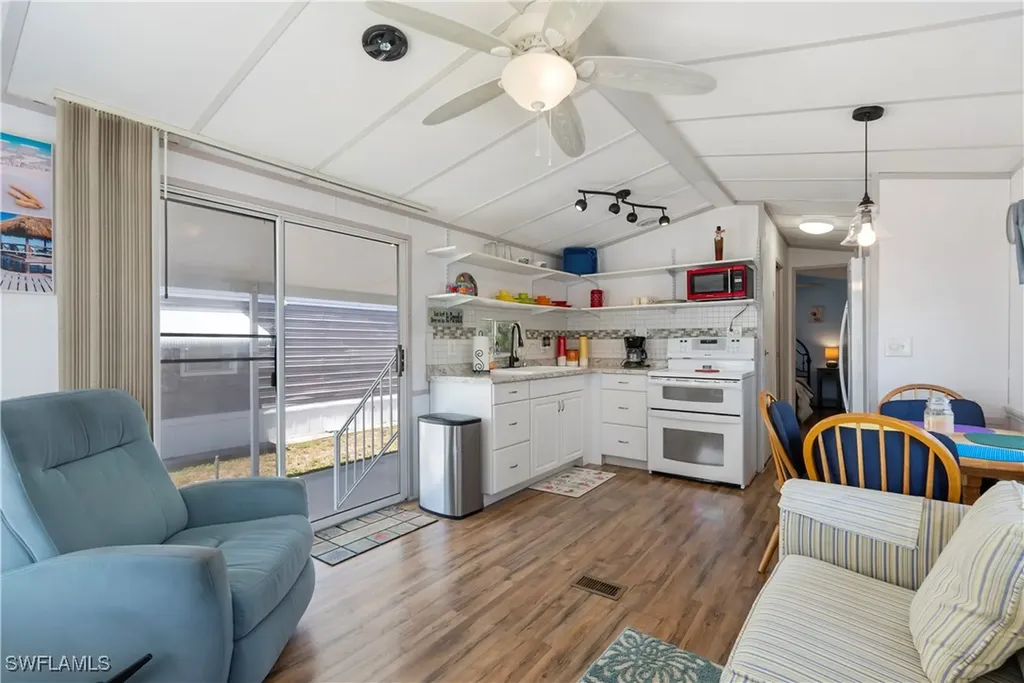 242 Caravan Circle North Fort Myers FL 33903