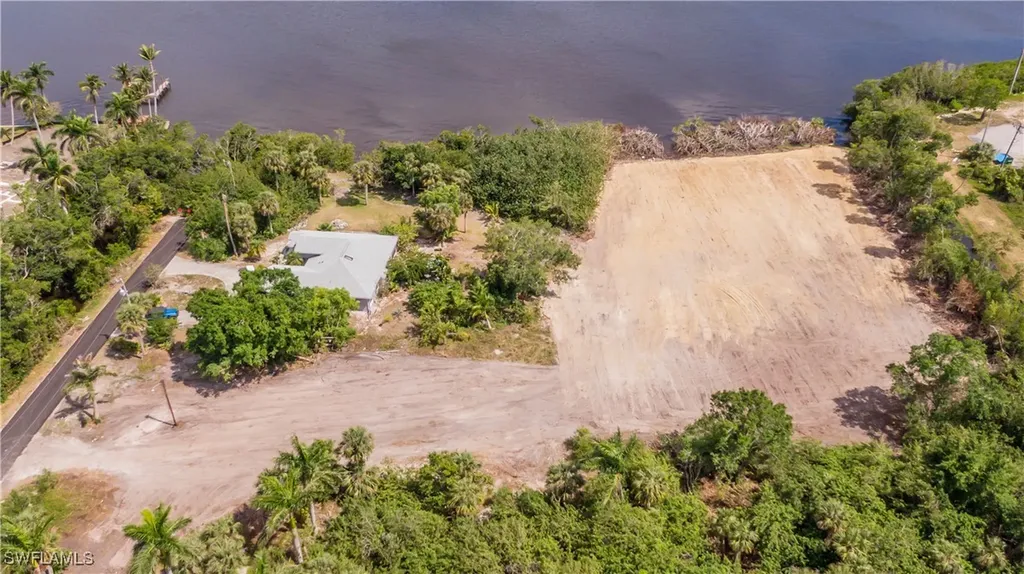 1059 River Road North Fort Myers FL 33903