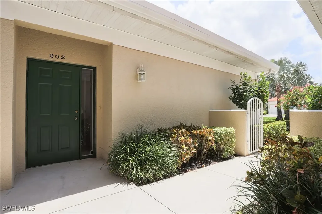 5145 Cobble Creek Court Naples FL 34110