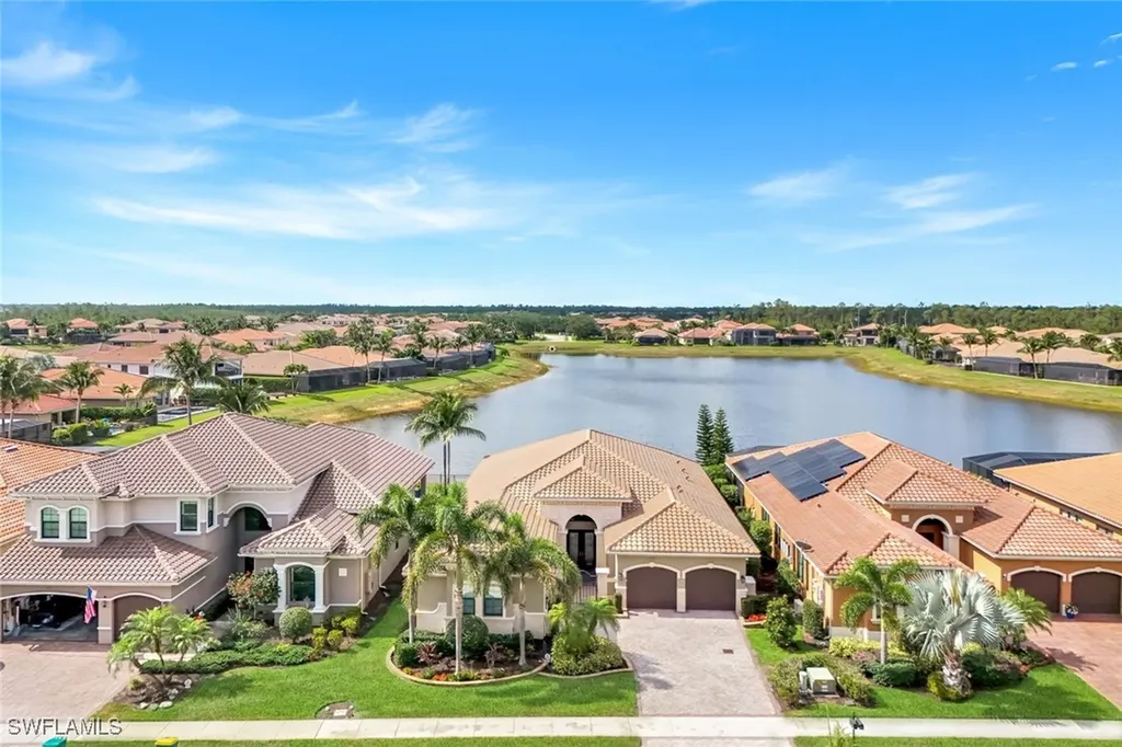 Naples FL, 2915 Cinnamon Bay Circle