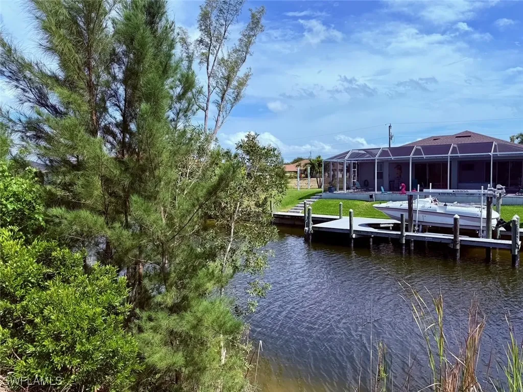 1812 SW 28th Lane Cape Coral FL 33914