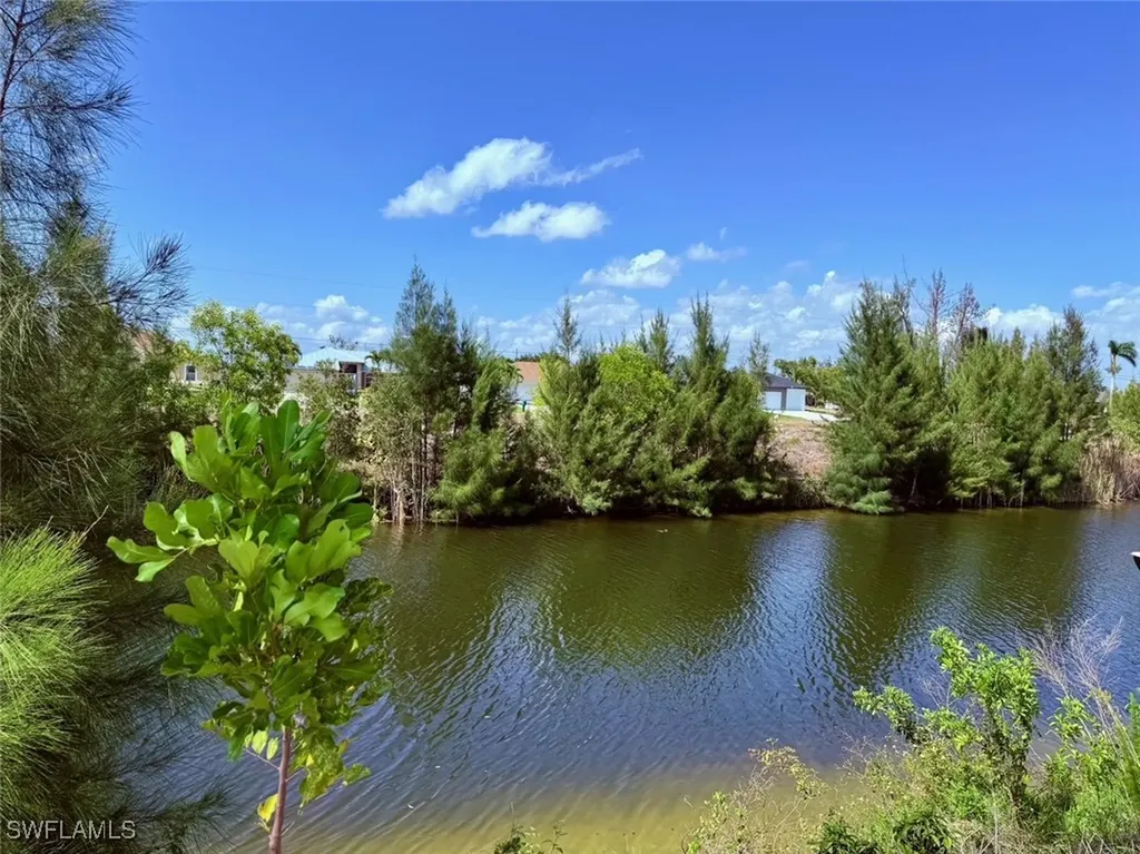 1812 SW 28th Lane Cape Coral FL 33914