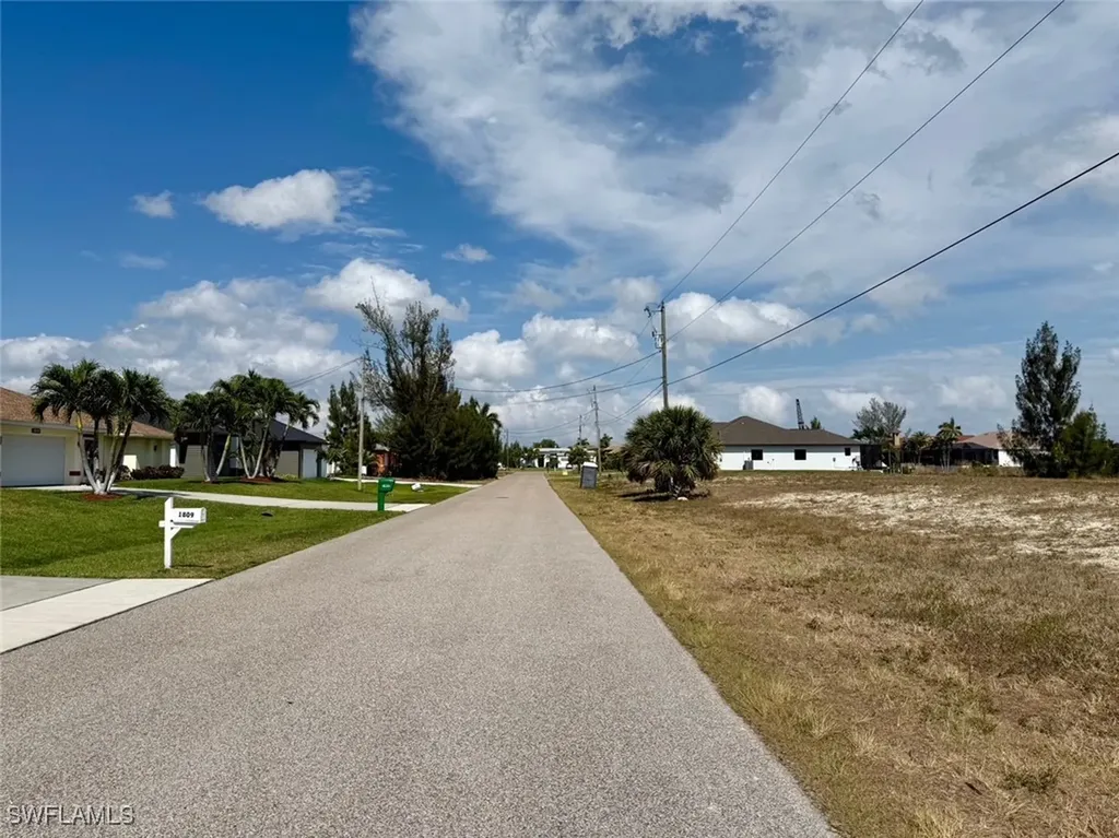 1812 SW 28th Lane Cape Coral FL 33914