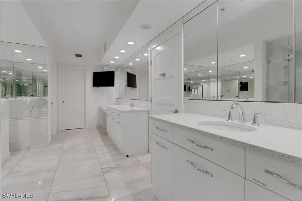 8231 Bay Colony Drive Naples FL 34108