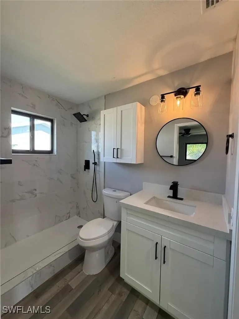 1219 SE 25th Terrace Cape Coral FL 33904