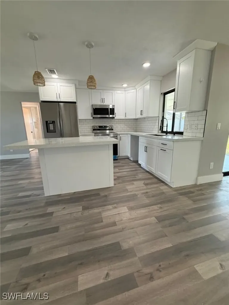 1219 SE 25th Terrace Cape Coral FL 33904