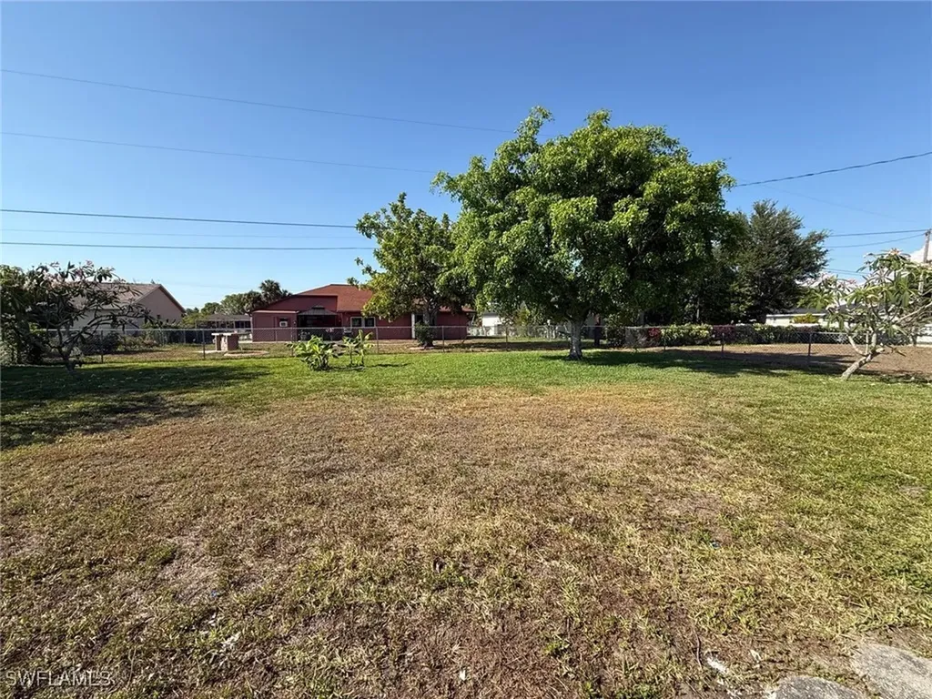 1219 SE 25th Terrace Cape Coral FL 33904