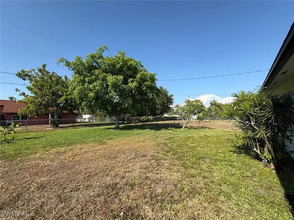 1219 SE 25th Terrace Cape Coral FL 33904