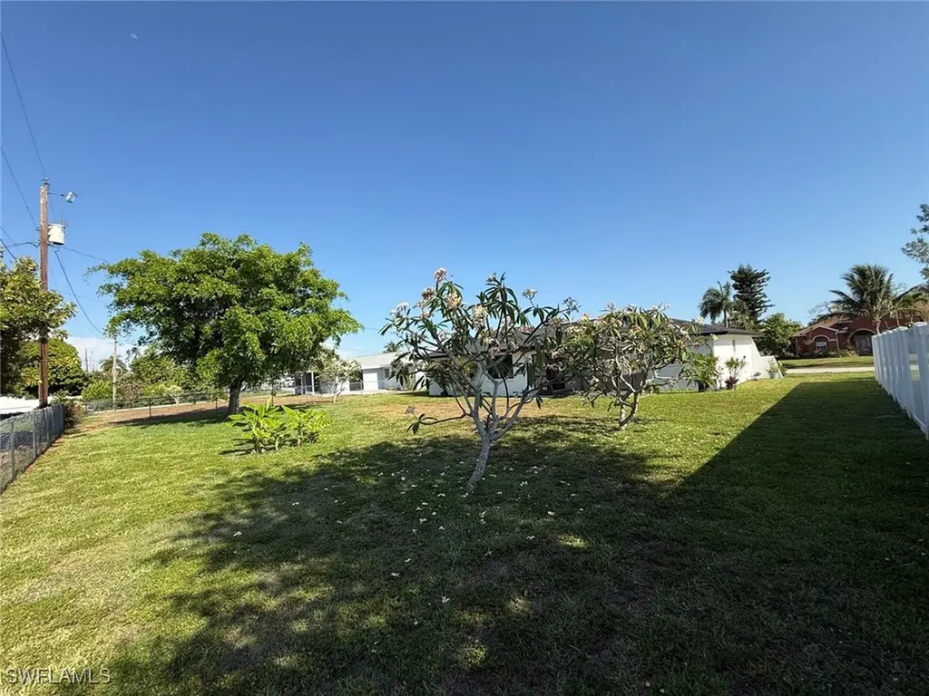 1219 SE 25th Terrace Cape Coral FL 33904