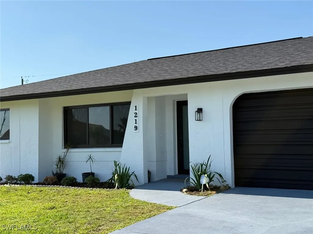 1219 SE 25th Terrace Cape Coral FL 33904