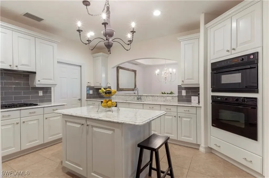 2864 Tiburon Boulevard E Naples FL 34109