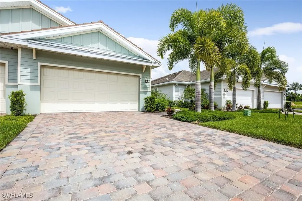 14533 Edgewater Circle Naples FL 34114