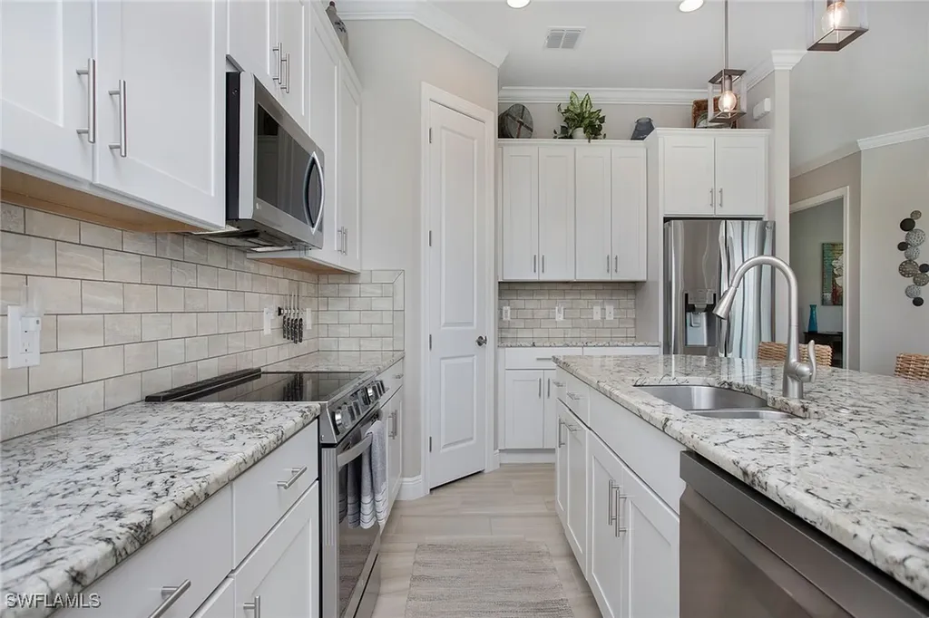 1421 Lucena Lane S Naples FL 34113