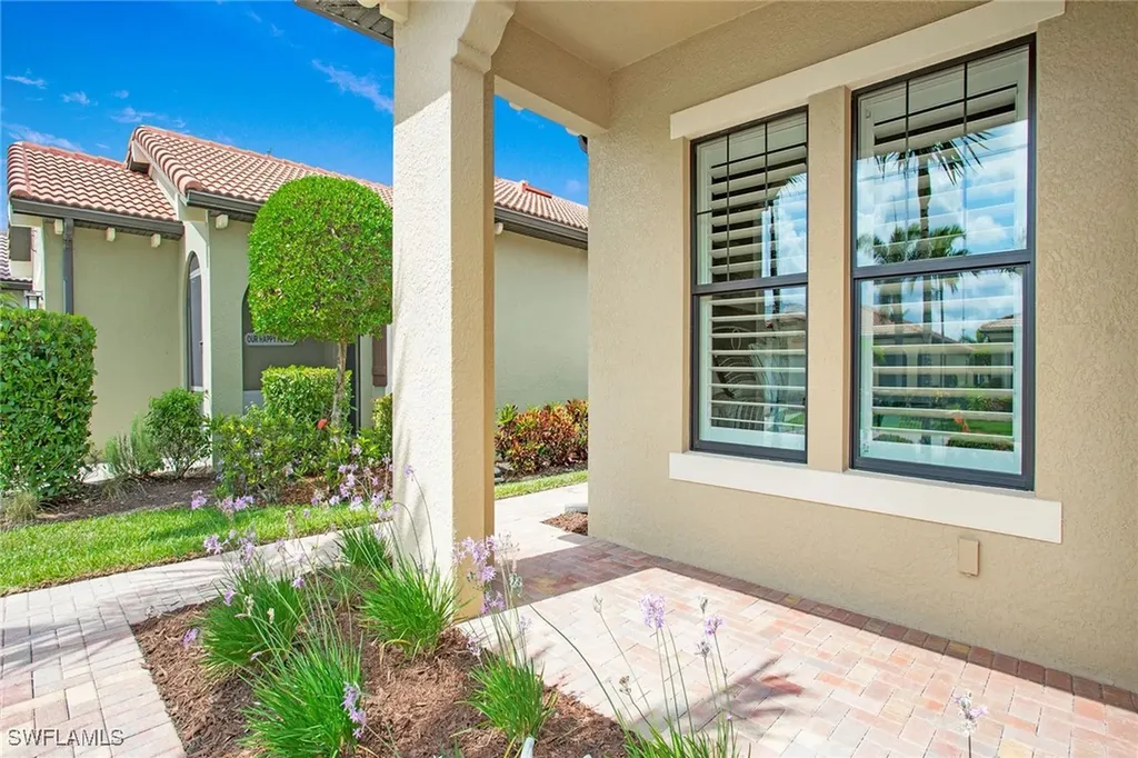 1421 Lucena Lane S Naples FL 34113