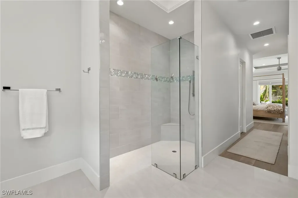 655 7th Avenue N Naples FL 34102