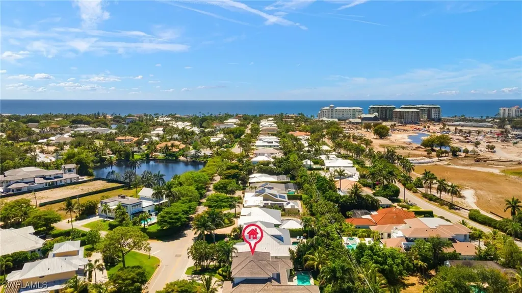 655 7th Avenue N Naples FL 34102