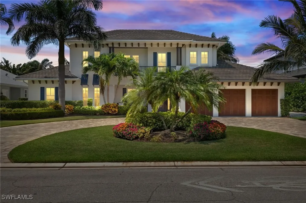 655 7th Avenue N Naples FL 34102
