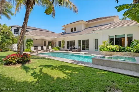 655 7TH Avenue N Naples FL 34102
