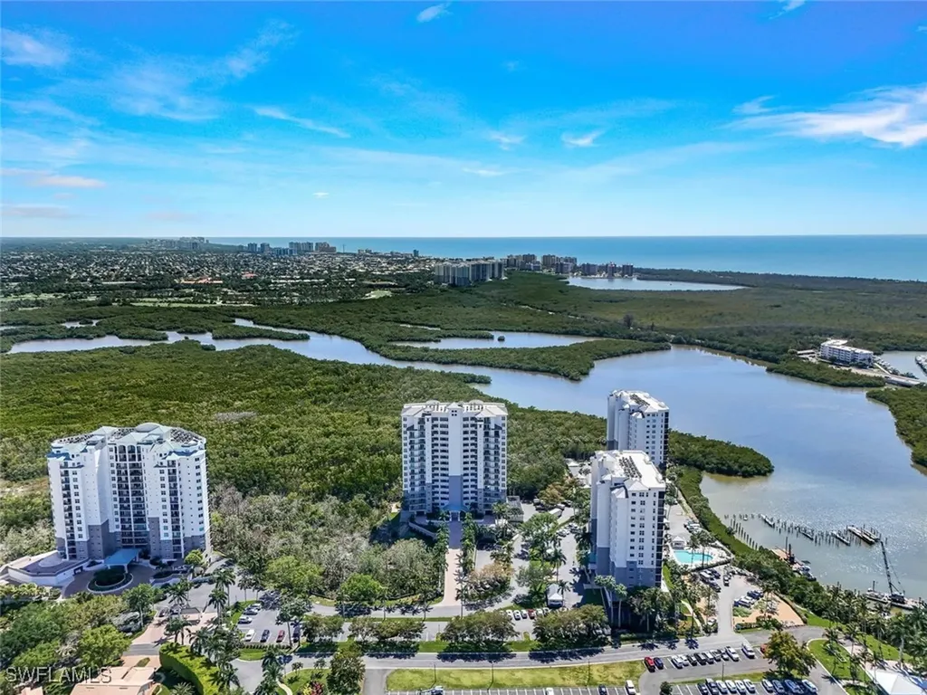 Naples FL, 425 Cove Tower Drive, Unit 1003