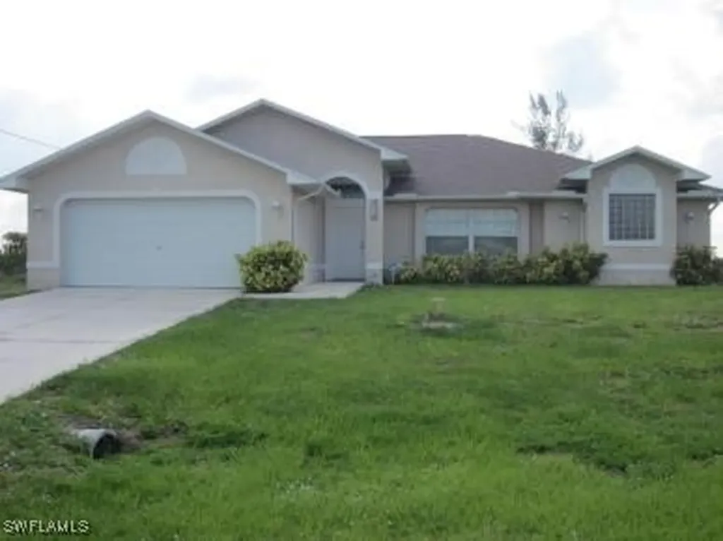 3303 SW 8th Court Cape Coral FL 33914