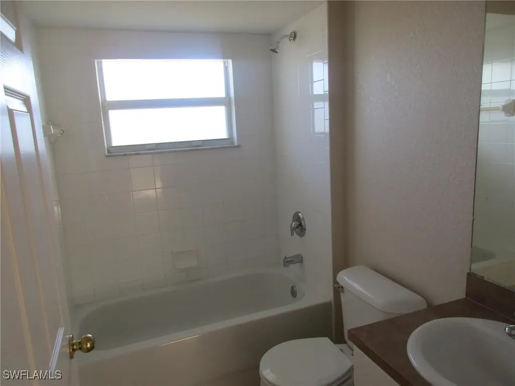 3303 SW 8th Court Cape Coral FL 33914