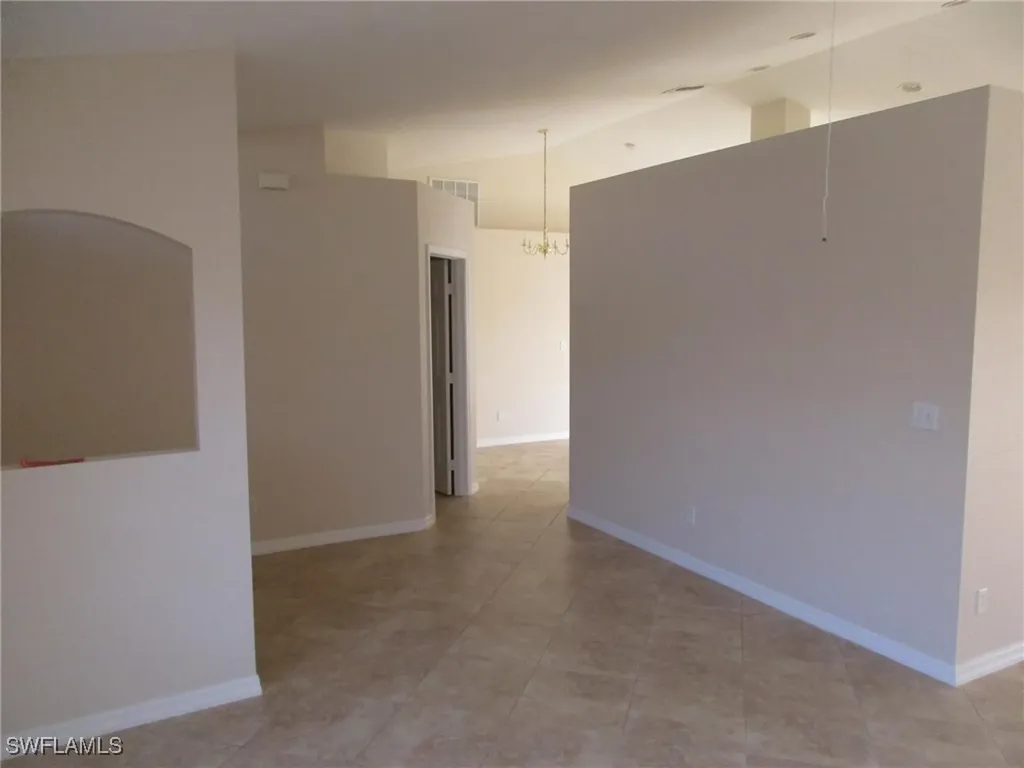 3303 SW 8th Court Cape Coral FL 33914