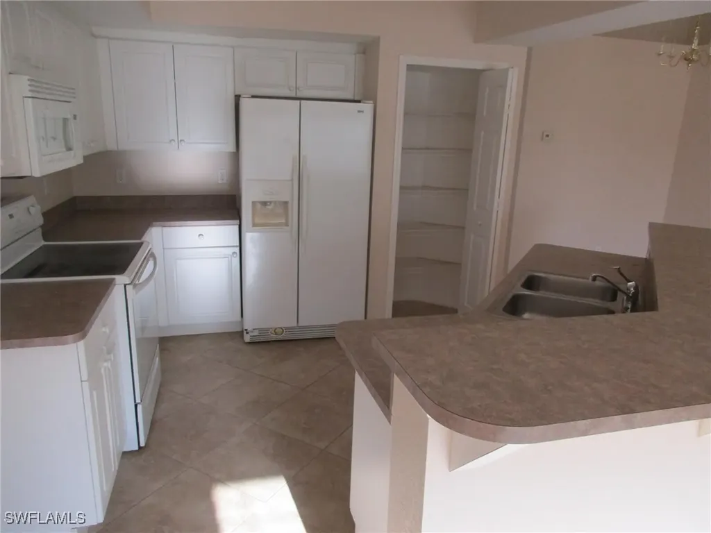3303 SW 8th Court Cape Coral FL 33914
