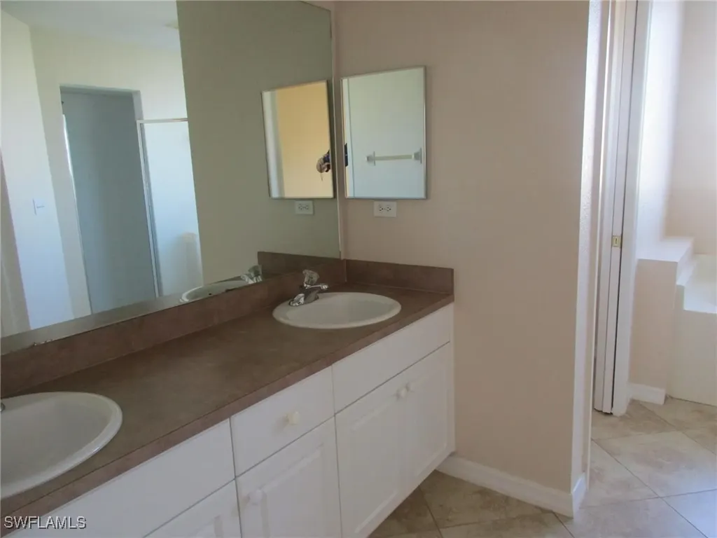 3303 SW 8th Court Cape Coral FL 33914