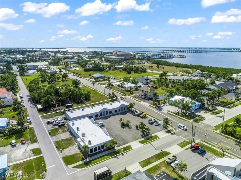525 E Olympia Avenue Punta Gorda FL 33950
