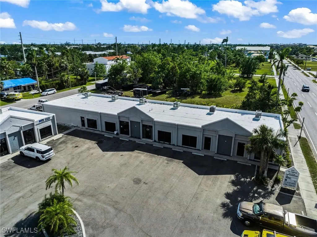525 E Olympia Avenue Punta Gorda FL 33950