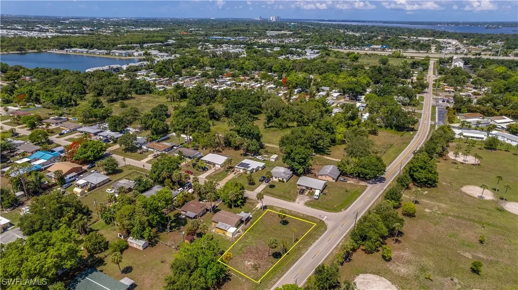 335 Ottumwa Avenue Fort Myers FL 33905